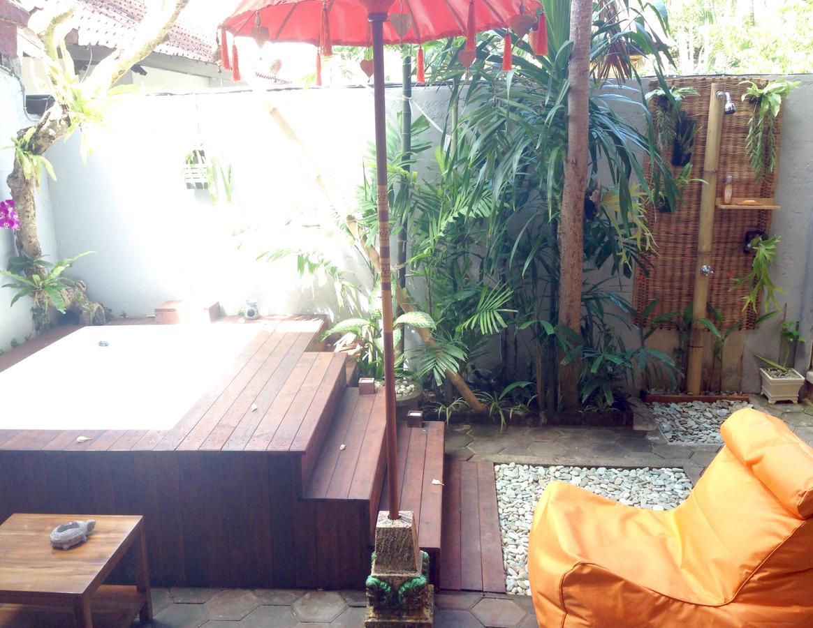 ホテル Seminyak Hideaway エクステリア 写真